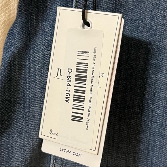 Judy Blue Jeans Woman’s Denim Airplane Mode Pull On Joggers Medium Wash 16W - Picture 3 of 6